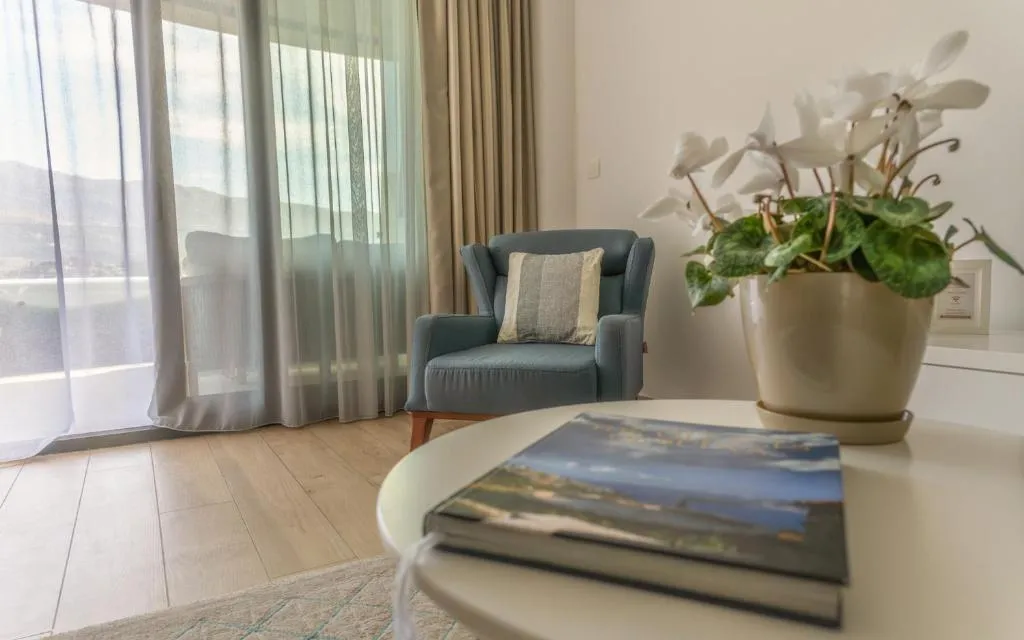 Image 4 of Amare Luxury Apartments