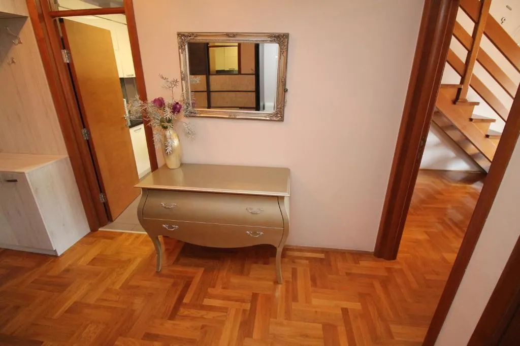 Image 3 of Apartment Nika