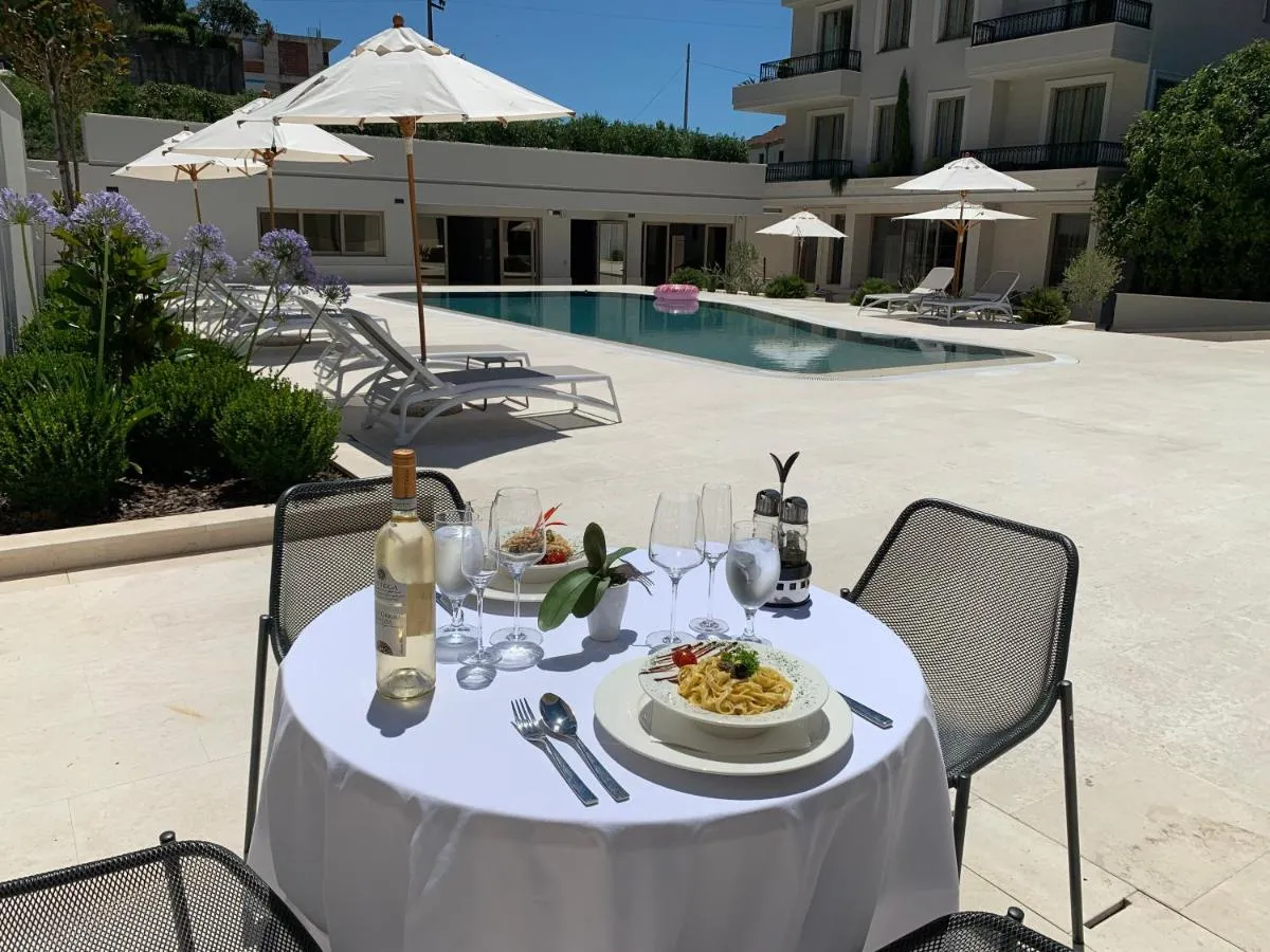 Image 2 of Avanti Hotel & Spa