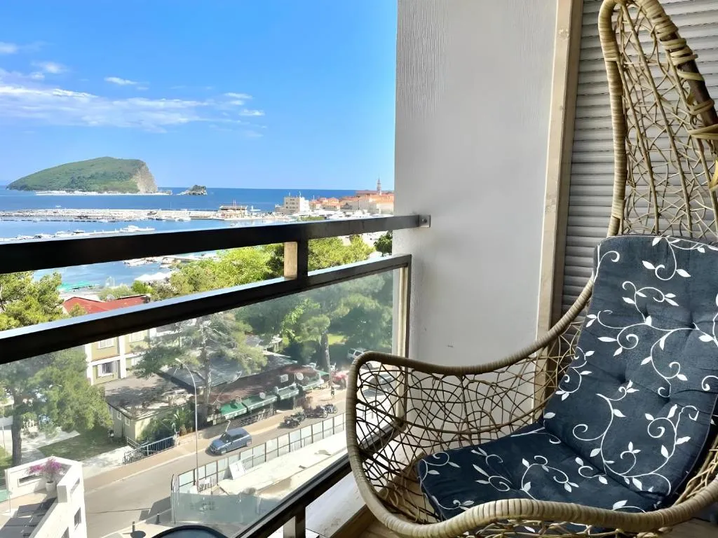 Image 2 of Blue Marlin Apartments