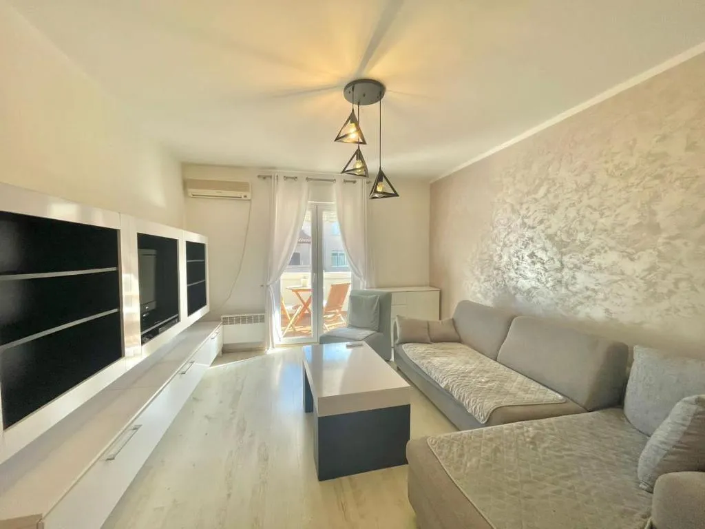 Image 2 of Family One bedroom apartment with Garden view