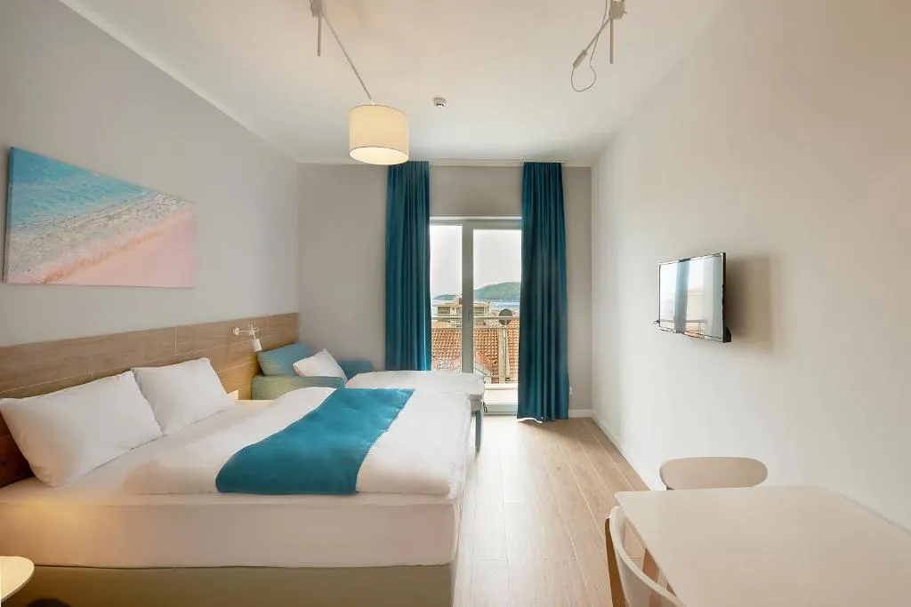 Image of Garni Hotel Larimar