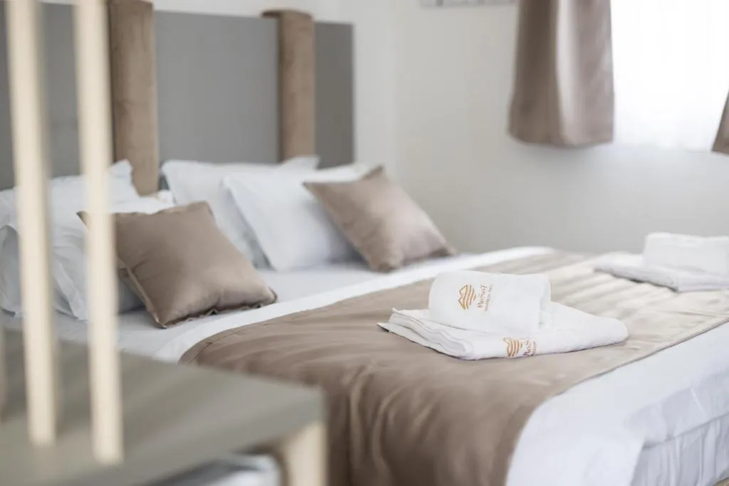 Image 4 of Hotel Reset