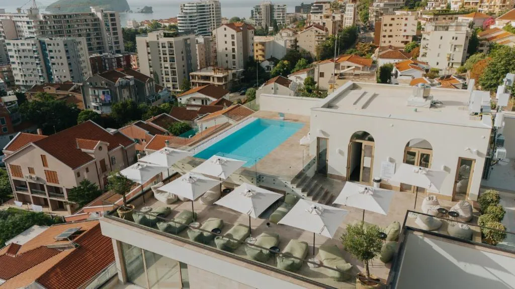 Image of Infinity Hotel & More