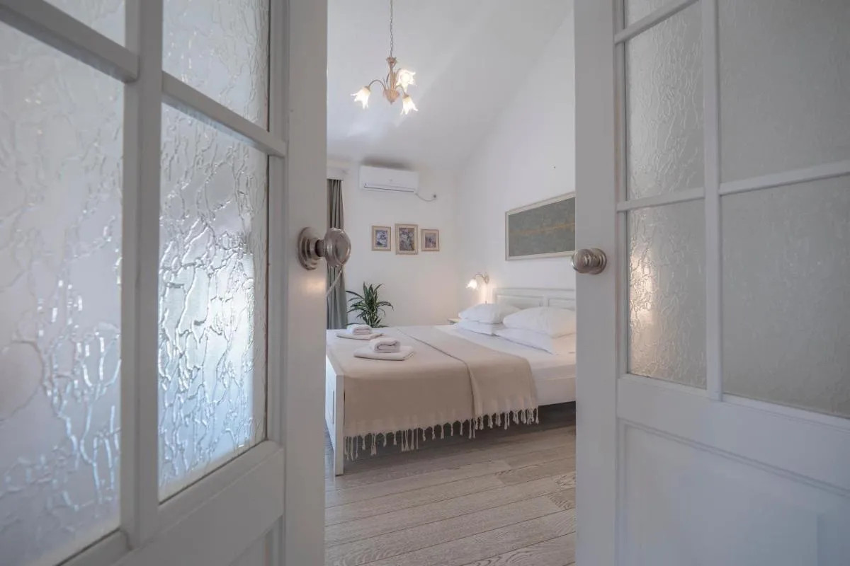 Image 5 of Marinero Apartments