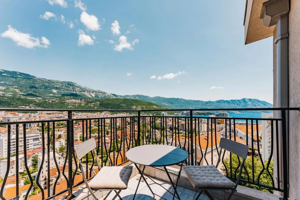 Image 2 of 2-floor penthouse with stunning views