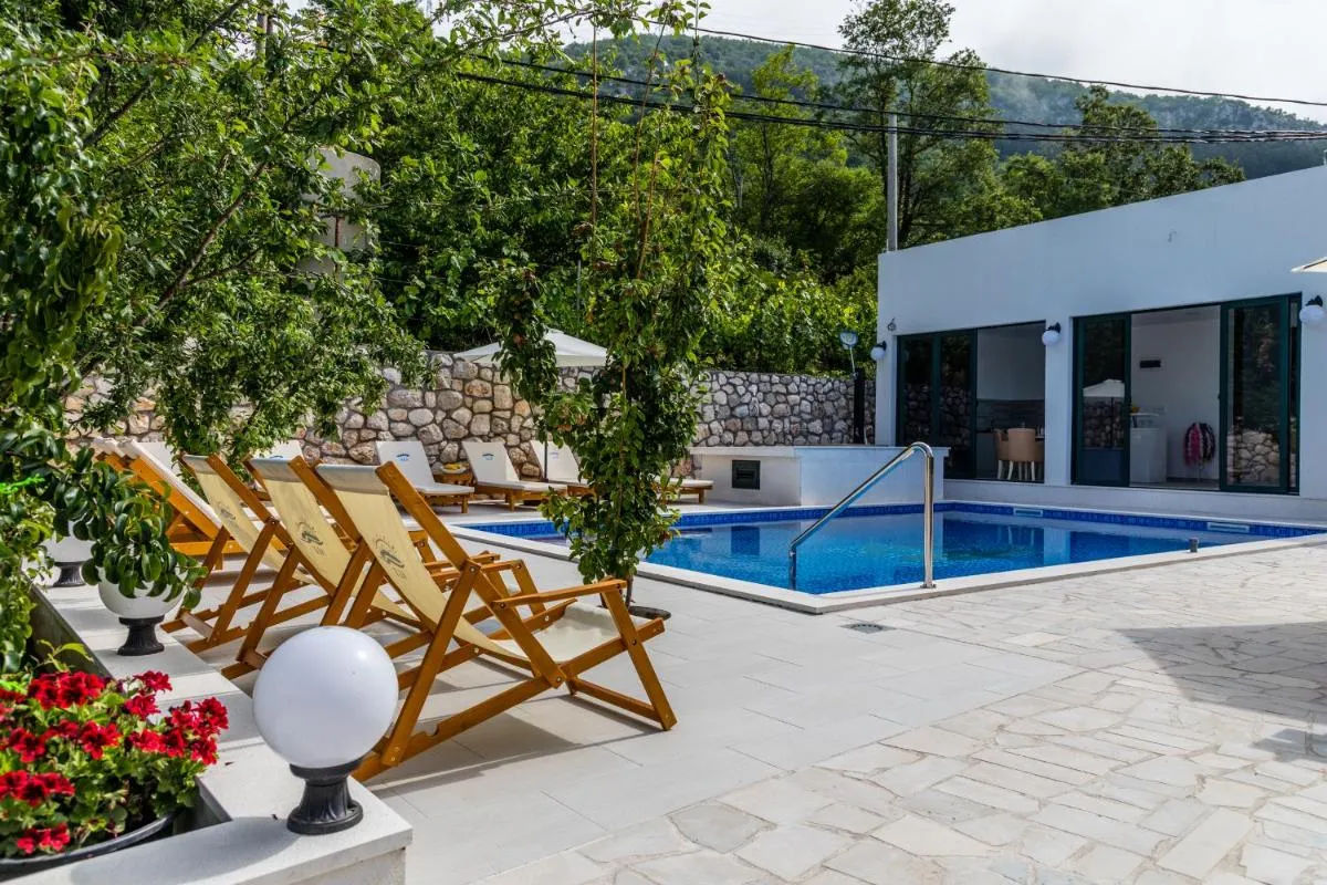 Image 1 of Alt Braic Villa
