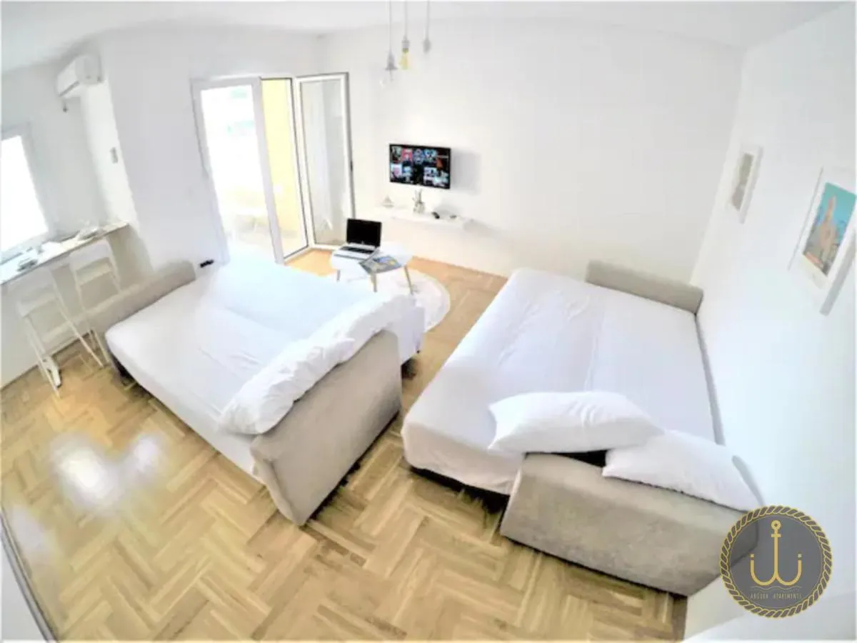 Image 1 of Ancora 3