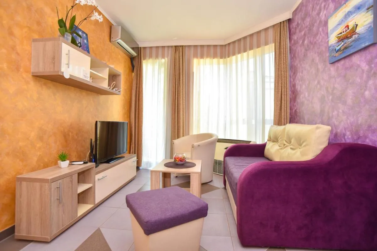 Image 4 of Apartment Golden Lavender