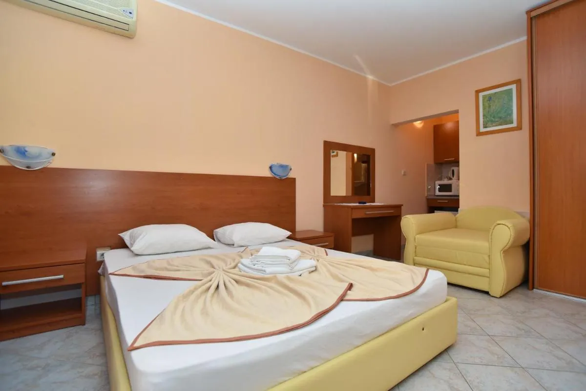 Image 3 of Apartments Mara