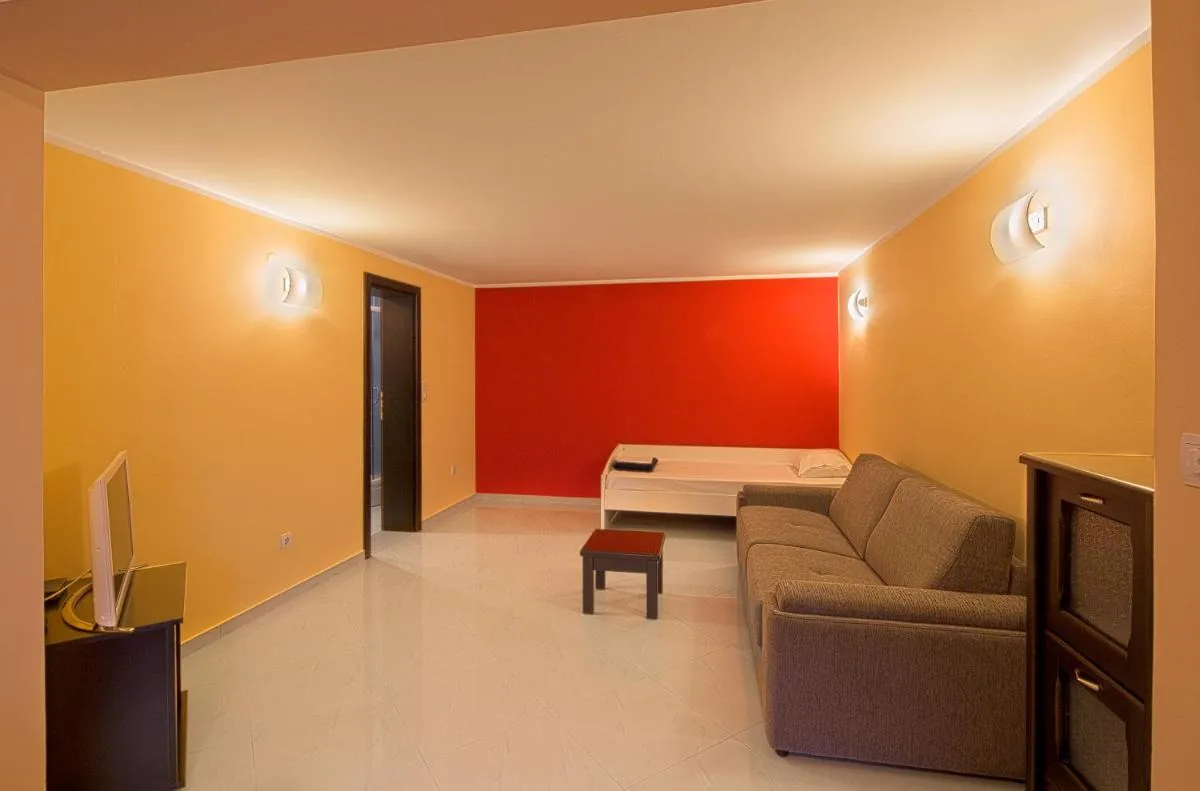 Image 4 of Apartments Mika