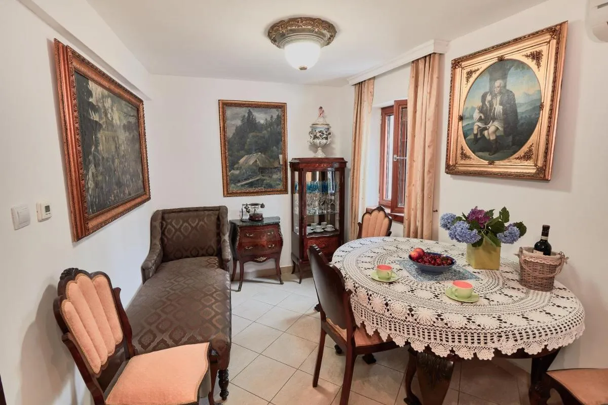 Image 3 of Apartments Renaissance Old town