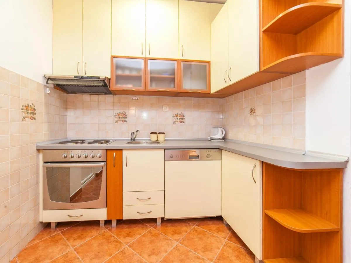 Image 4 of Apartments Spin