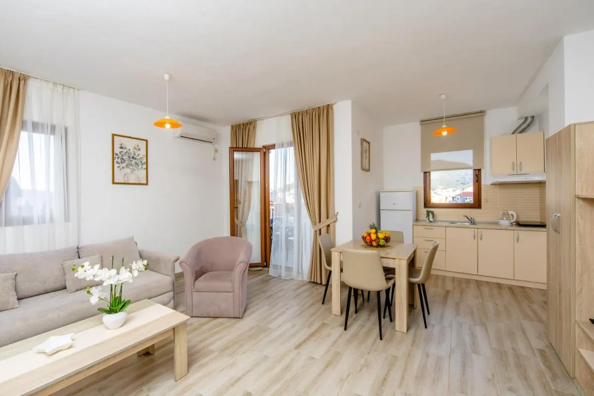 Image 2 of Arvala Apartments