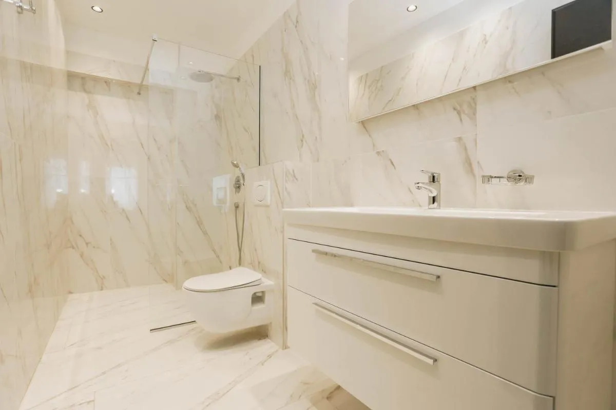 Image 1 of Beachfront luxury apartment