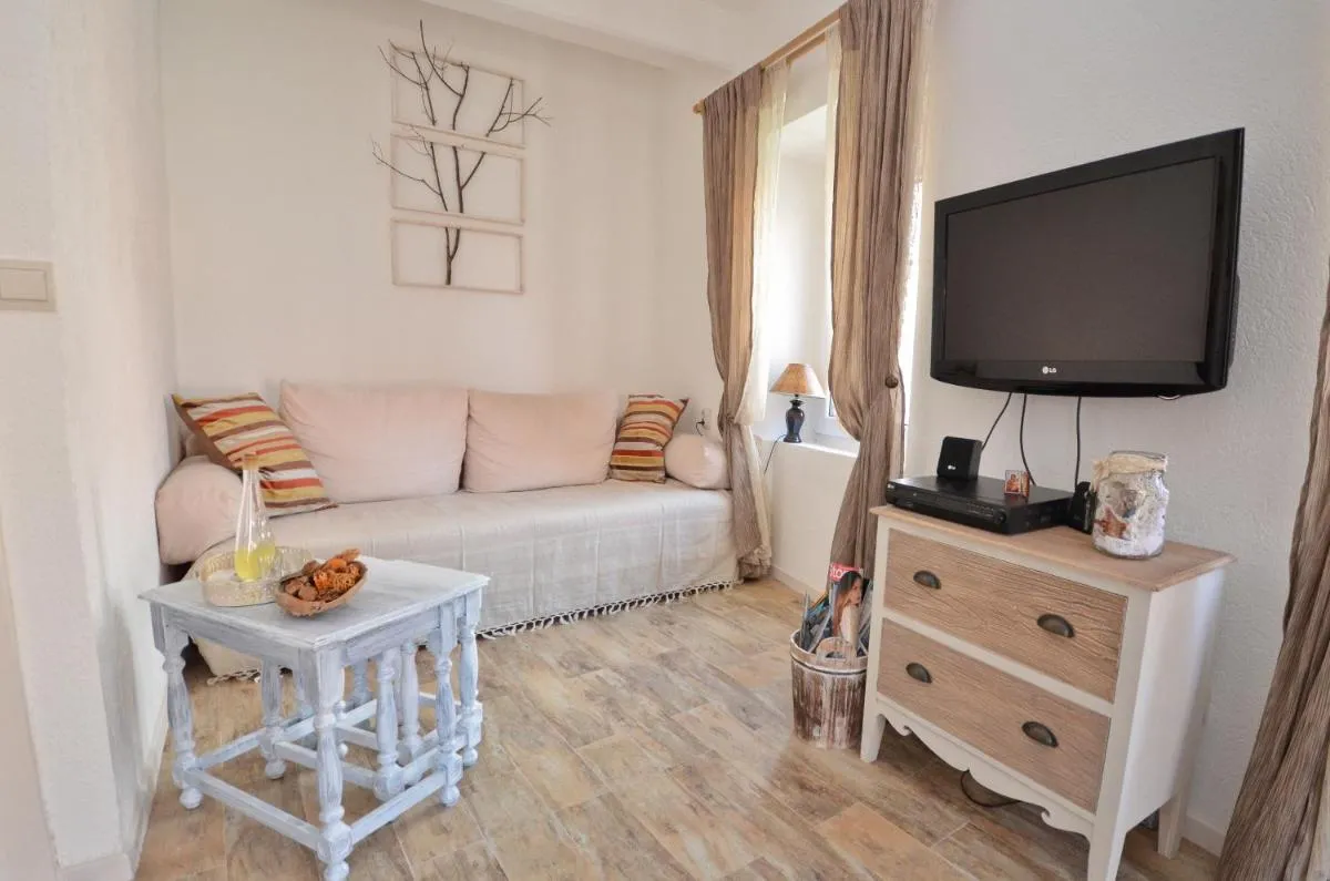 Image 4 of Bell Tower Apartment
