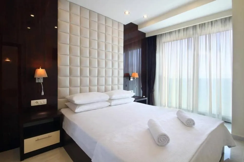 Image of BigMontenegro Shine