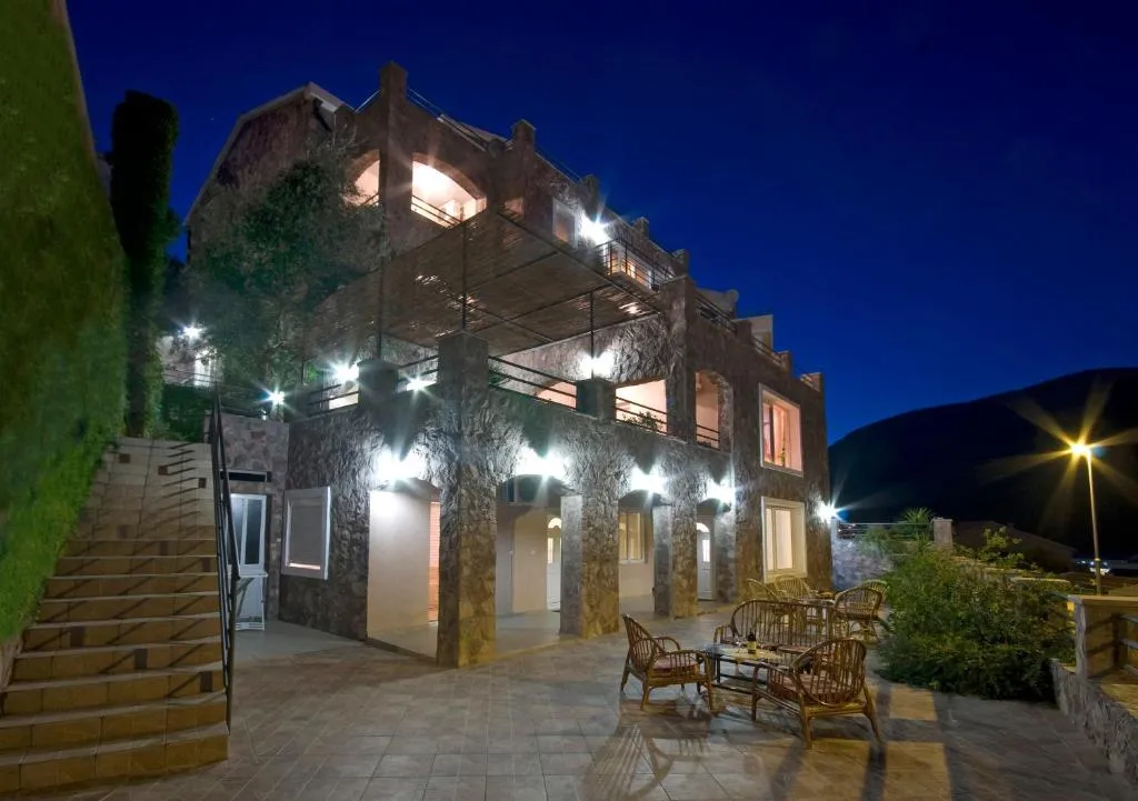 Image of Contessa Apartments