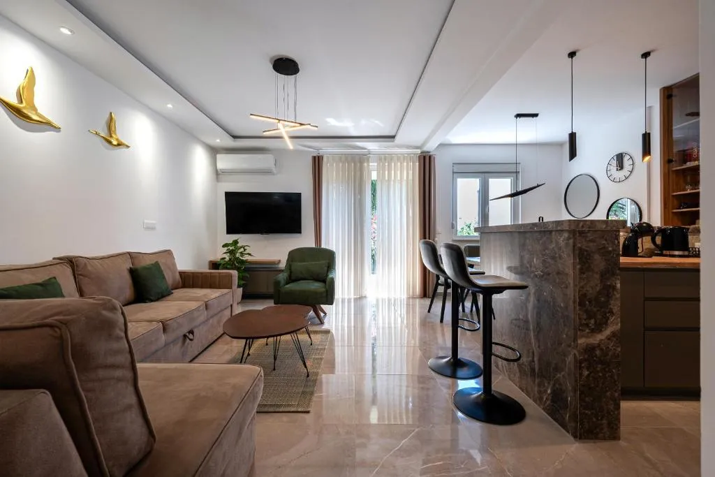 Image of Cosy Duplex near Bus Station