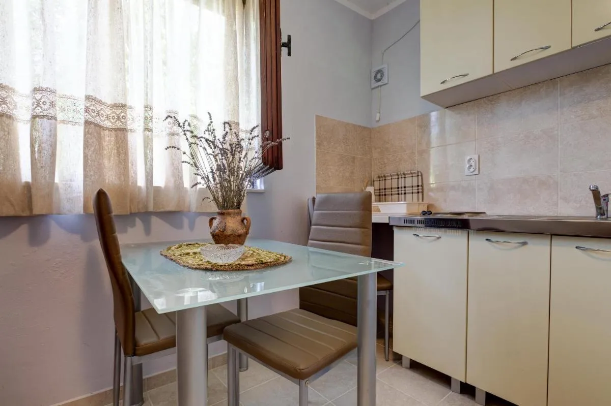 Image 4 of Do Re Mi Apartments