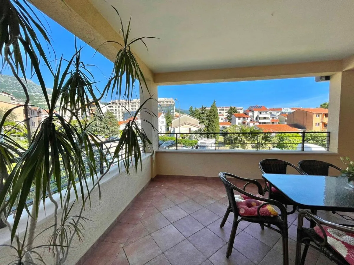 Image 5 of Family three bedroom Apartment Mimoza 2