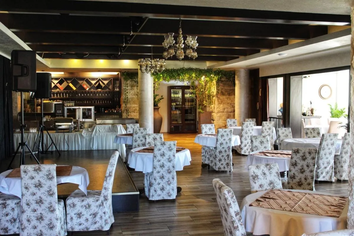 Image 4 of Hotel Opera Jaz