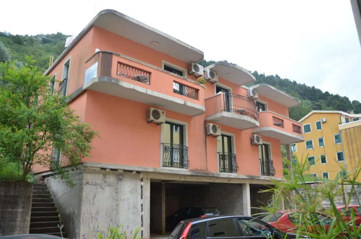 Image 2 of Lero Apartments