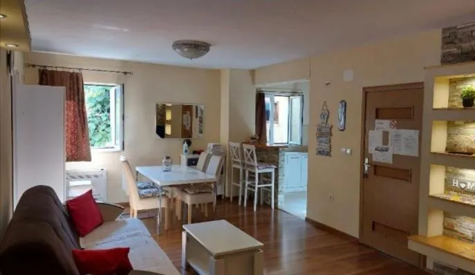 Image 2 of Lilian Apartments