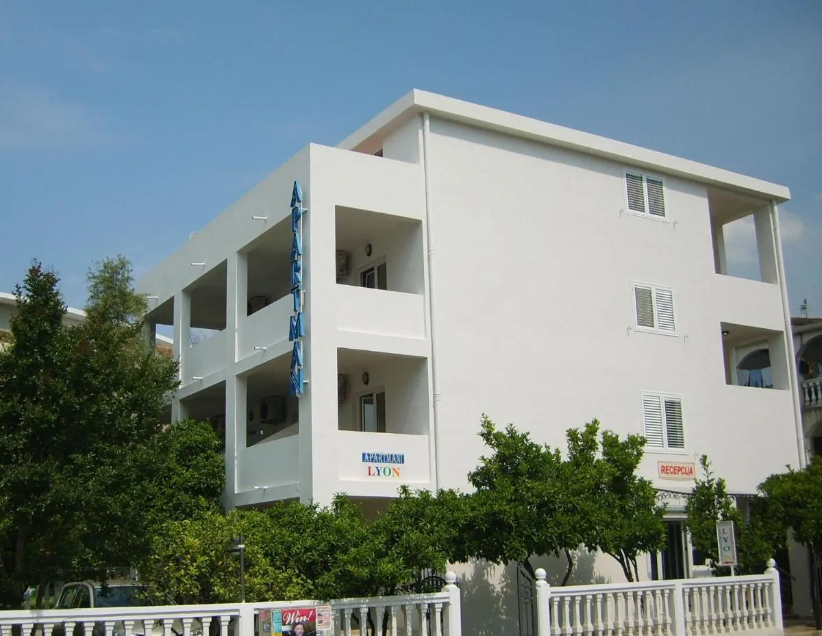 Image 5 of Lyon Apartments