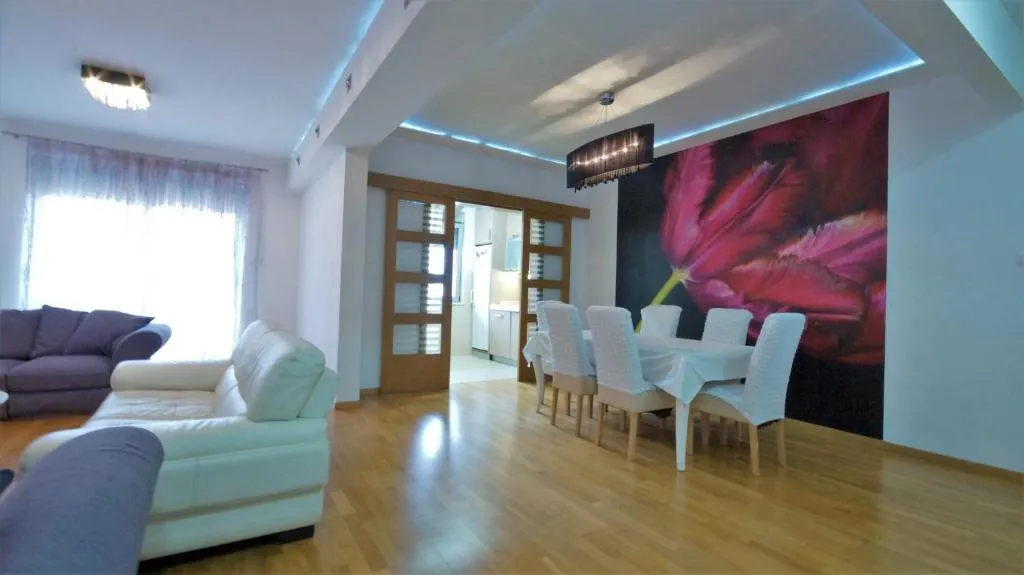 Image of M&L Lux 3-bedroom apartment (sea view)