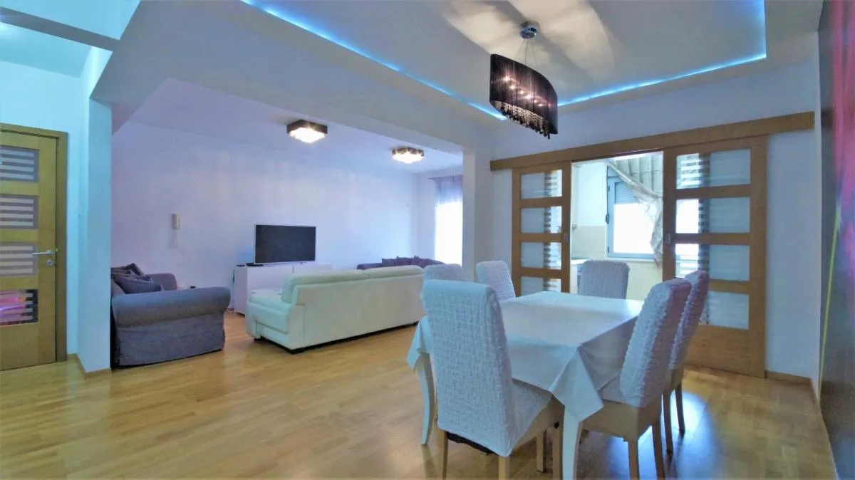 Image 4 of M&L Lux 3-bedroom apartment (sea view)