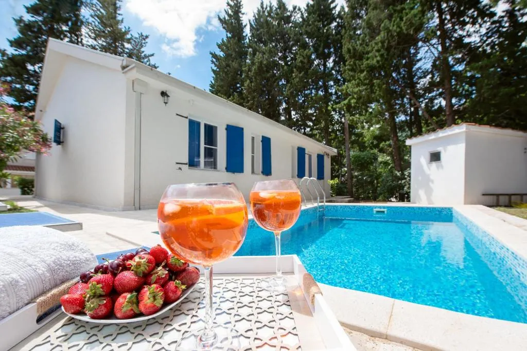 Image of Mediterranean vacation home with pool Petrovac