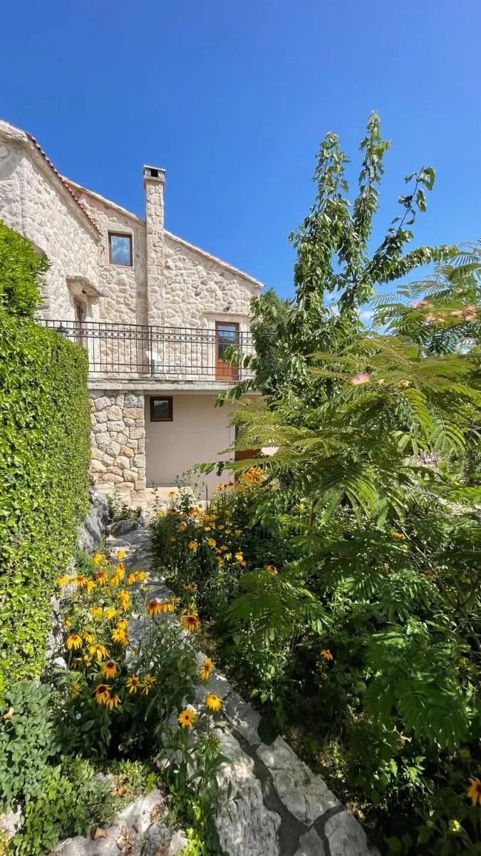 Image 3 of Mountains Villa near Budva