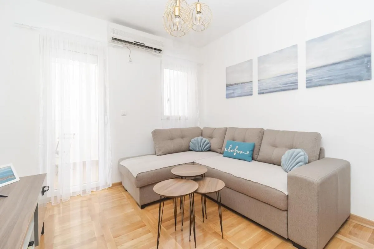 Image 5 of New Renovated Modern Cozy Mediterranean 42m2 flat plus free parking