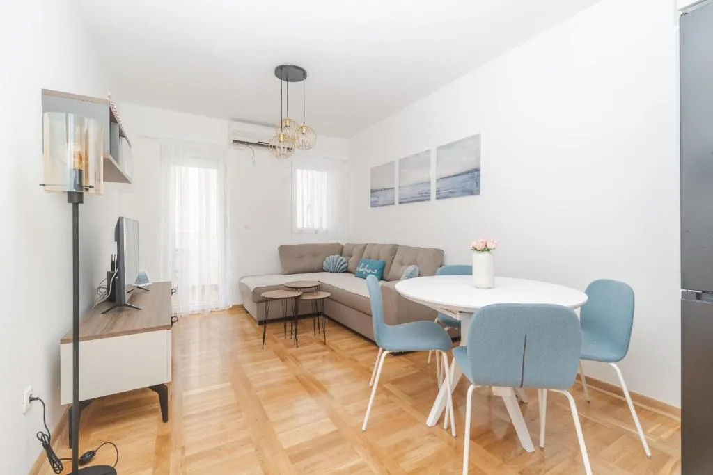 Image of New Renovated Modern Cozy Mediterranean 42m2 flat plus free parking