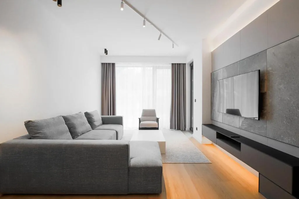 Image of Onia Luxury
