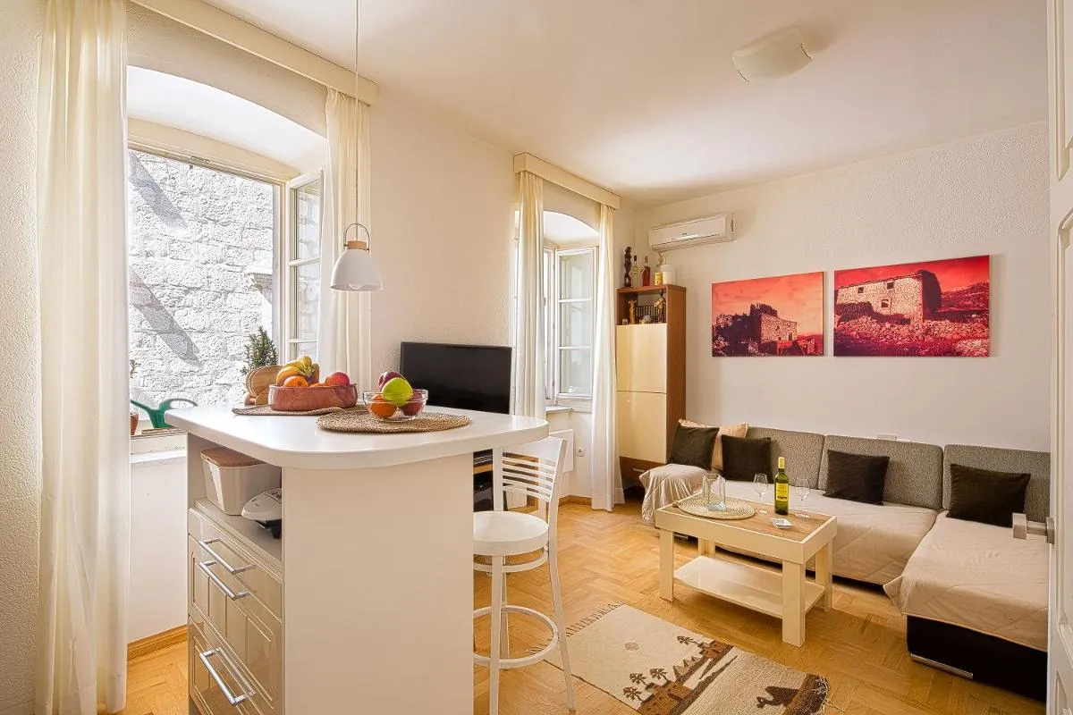 Image 2 of Portun Apartment