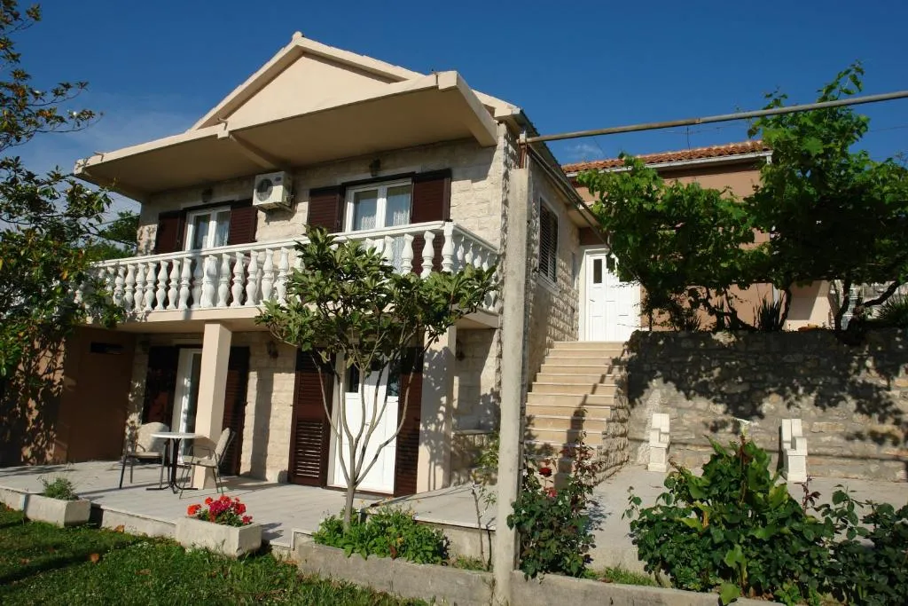 Image of R&B Apartments