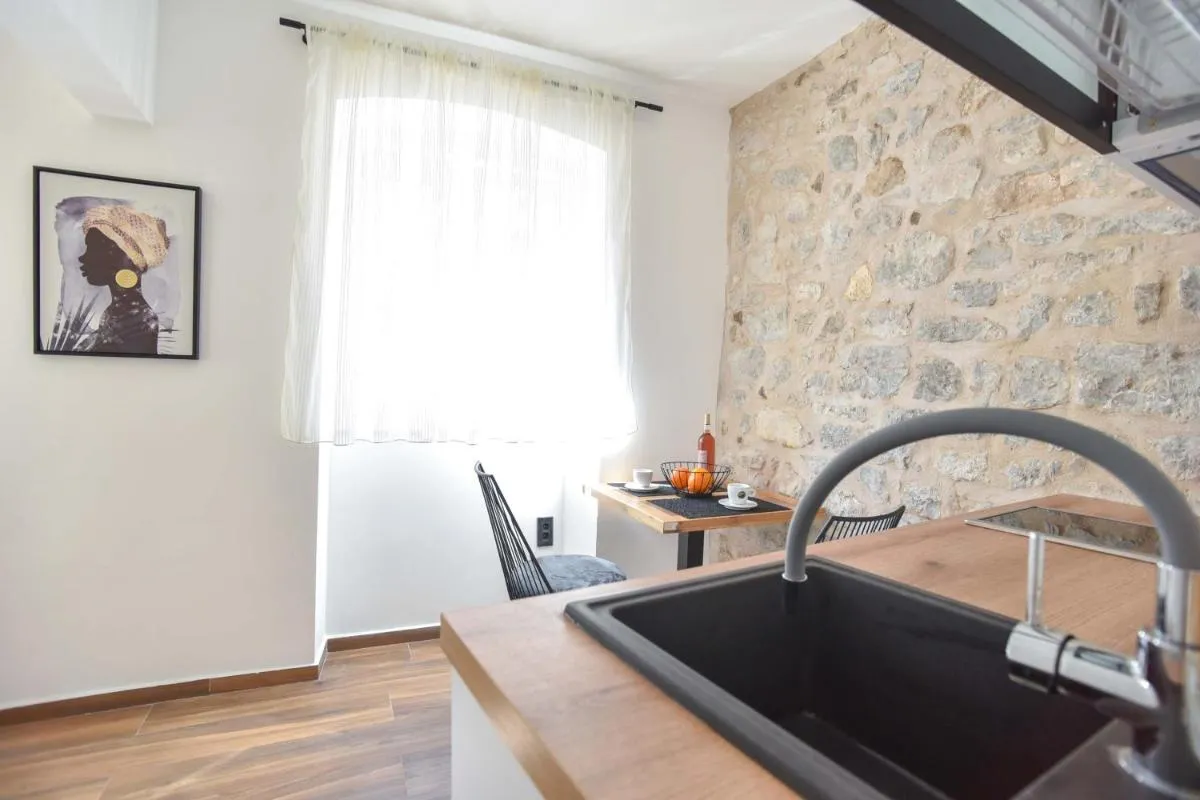 Image 2 of Sambra old town apartment