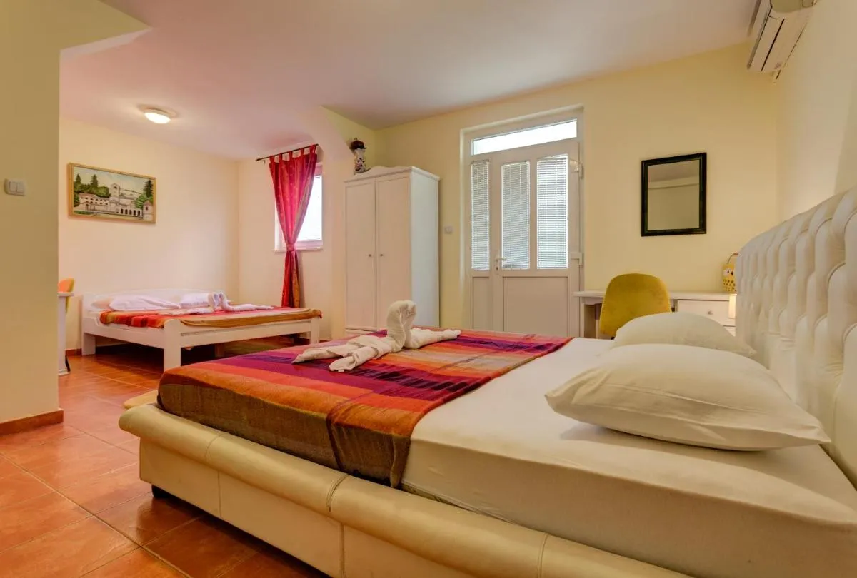 Image 3 of Splendid Apartments