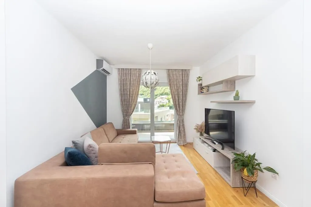 Image 4 of TwoBedroom lux apartment +garage