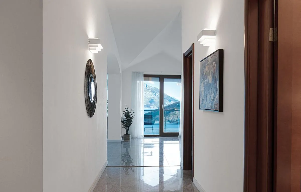 Image 5 of Vidikovac Marble House