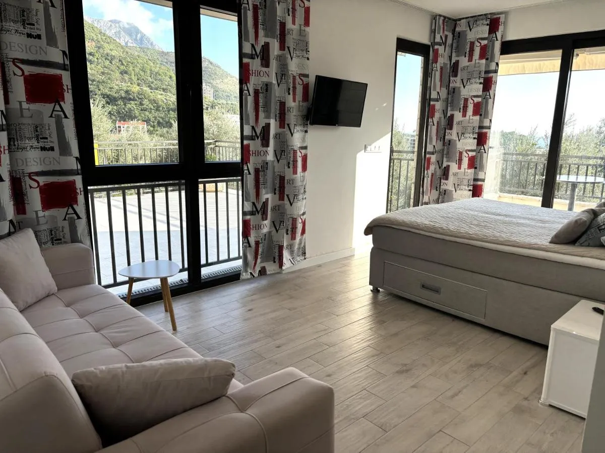 Image 2 of Villa Mona 2