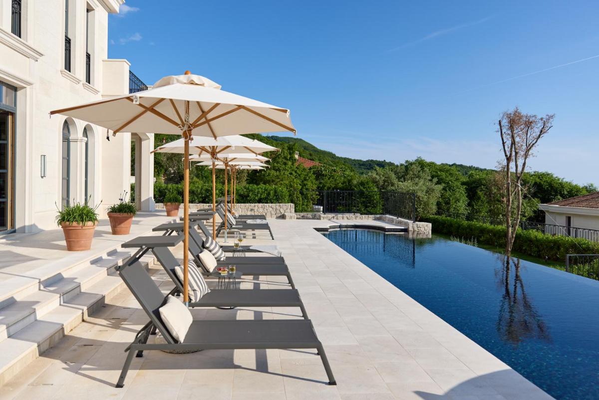 Image 1 of Eterno Villas