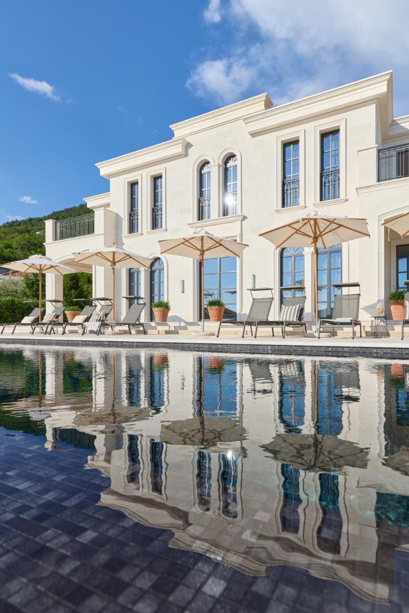 Image 3 of Eterno Villas