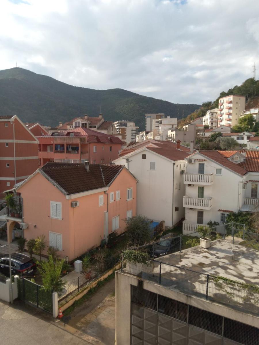 Image 5 of Flat Una