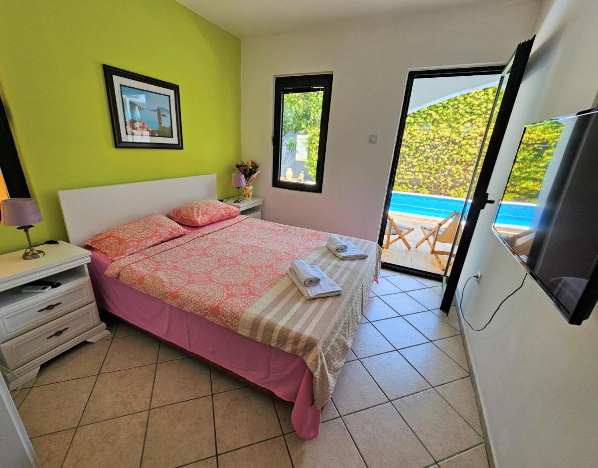 Image 1 of Klaris Guest house