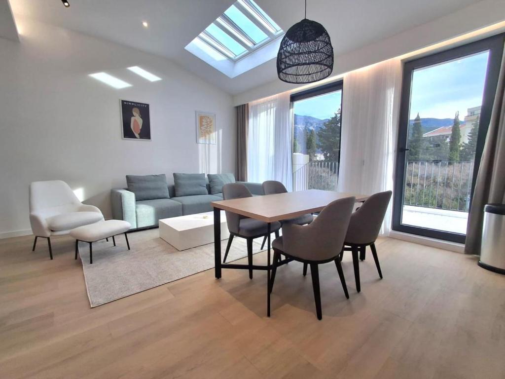 Image of Onia Luxury Escape
