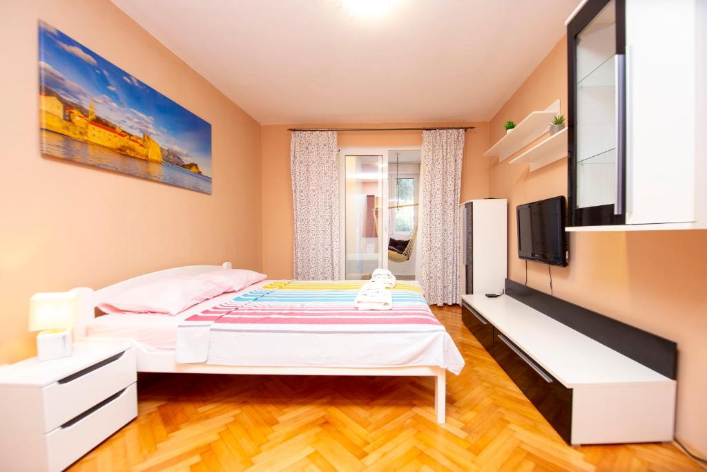 Image of Palm street apartment near Dukley beach