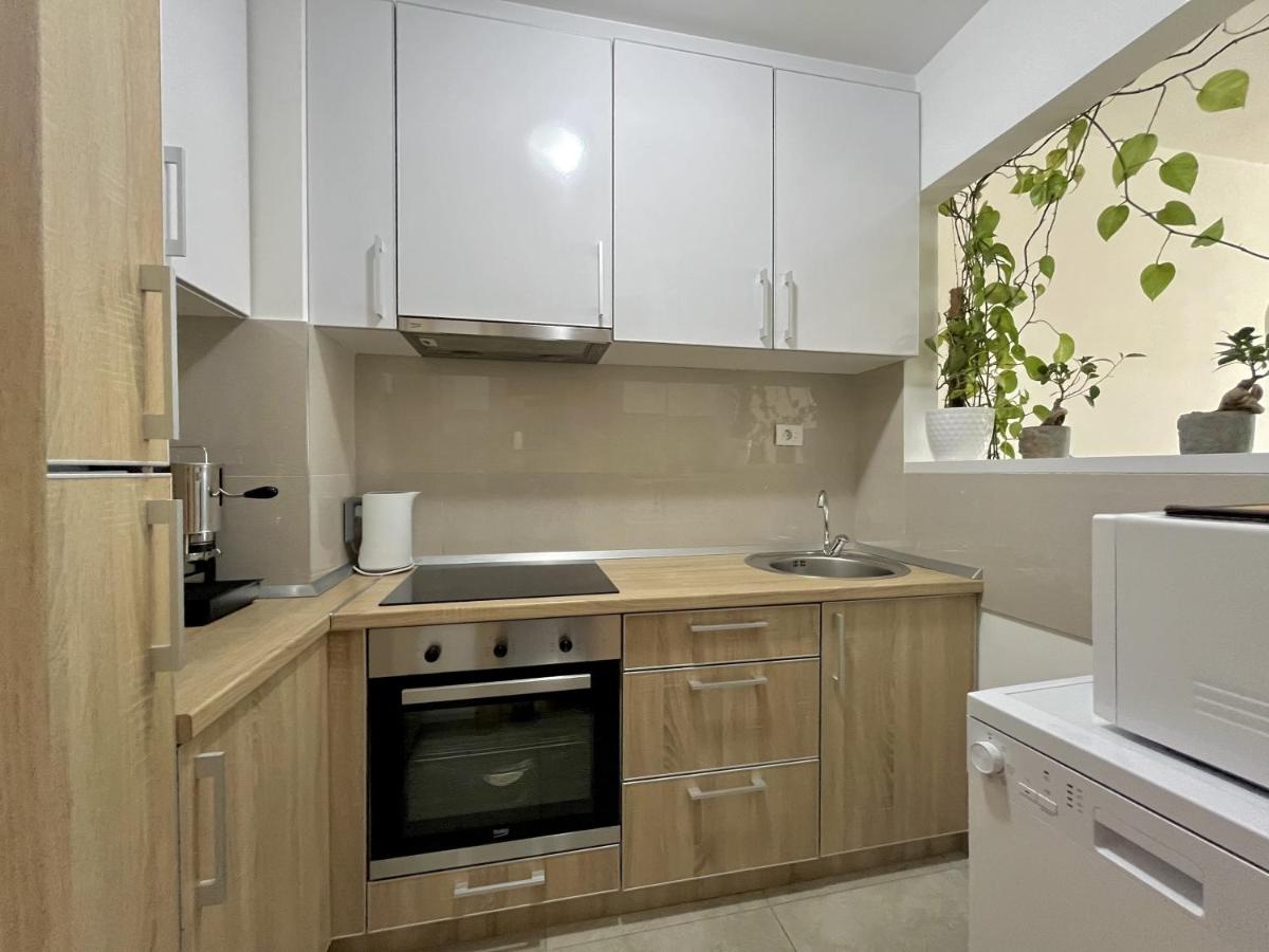 Image 3 of Plaza Apartment